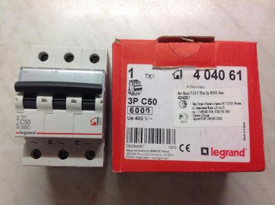 Лот: 4268349. Фото: 1. Автомат Legrand 3P C50. Автоматы, пакетники, предохранители