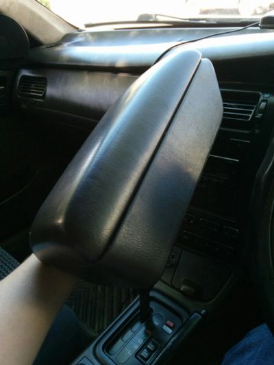 Лот: 11615381. Фото: 1. Двойной подлокотник в Toyota Corona... Салон