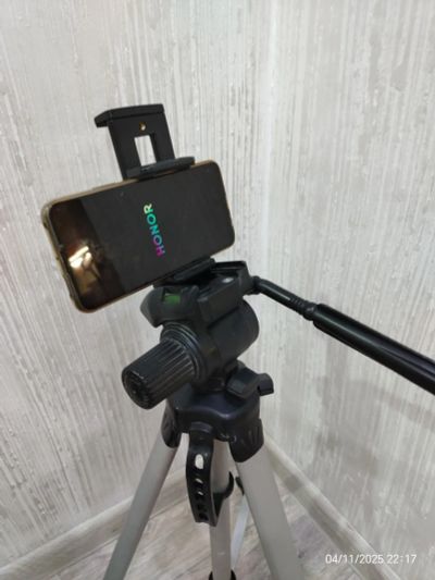 Лот: 25899814. Фото: 1. Штатив RT - L38. Штативы, держатели