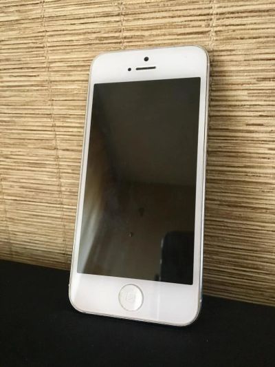 Лот: 9465567. Фото: 1. iPhone 5. Смартфоны