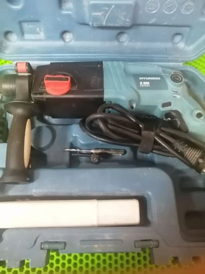 Лот: 25582931. Фото: 1. Перфоратор Hyundai H 900/800вт... Электроинструмент