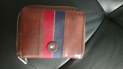 Лот: 11964801. Фото: 1. Кошелек Tommy Hilfiger. Бумажники, кошельки, портмоне