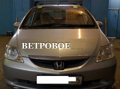 Лот: 5641685. Фото: 1. Лобовое стекло Honda Fit Aria... Кузов