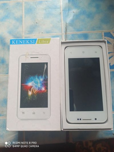 Лот: 15272671. Фото: 1. Keneksi Libra white. Смартфоны