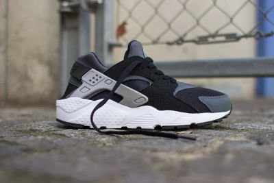 Лот: 8306519. Фото: 1. Кроссовки Nike Huarache с мехом. Кеды, кроссовки, слипоны