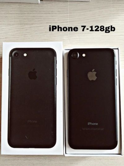 Лот: 11959779. Фото: 1. Iphone 7 128GB BLACK. Смартфоны