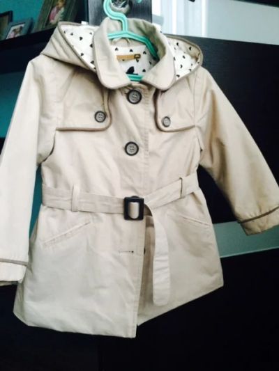 Лот: 4981477. Фото: 1. Плащ для девочки Zara. Верхняя одежда