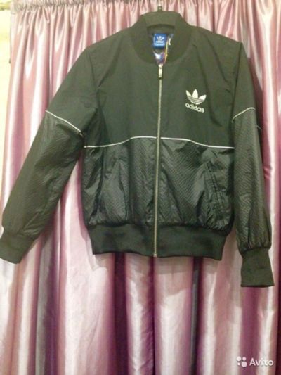 Лот: 8086558. Фото: 1. продам бомбер Аdidas новый. Верхняя одежда