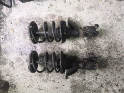 Лот: 21377109. Фото: 1. Стойки передние Honda Stream RN1. Ходовая, подвеска, рулевое управление