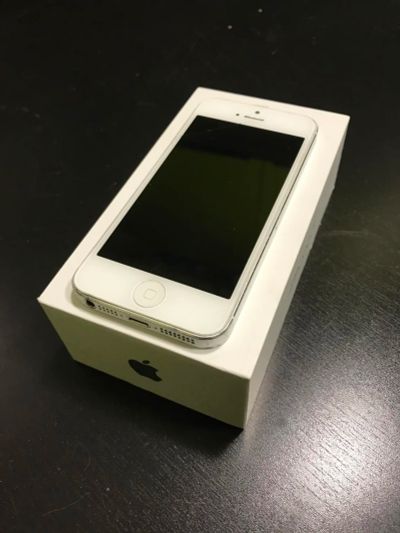 Лот: 8262780. Фото: 1. iphone 5 бел 16gb. Смартфоны