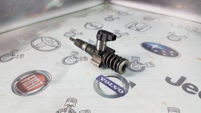 Лот: 23584885. Фото: 1. Форсунка Volkswagen Passat BKP... Двигатель и элементы двигателя