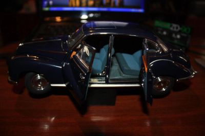 Лот: 4014662. Фото: 1. 1:18 BMW 502 "Baroque Angel" Koysho. Автомоделизм