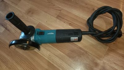 Лот: 19202509. Фото: 1. Ушм Makita 9565CVR повторно. Электроинструмент