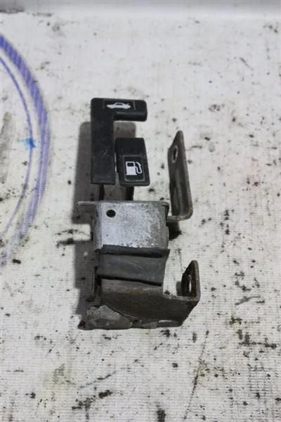 Лот: 21717981. Фото: 1. ручка открывания багажника Honda... Двигатель и элементы двигателя