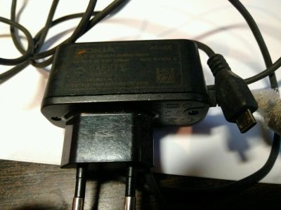 Лот: 11837575. Фото: 1. Зарядка Nokia. Зарядные устройства, блоки питания, адаптеры сетевые для смартфонов