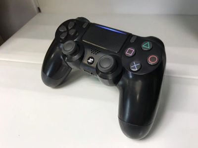 Лот: 14238752. Фото: 1. Геймпад Sony DualShock 4 v2 Оригинальный... Аксессуары для игровых приставок, консолей, геймпады