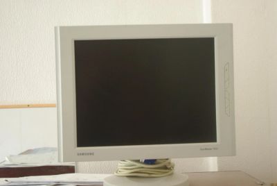 Лот: 7968469. Фото: 1. Монитор Samsung 151 S C. ЖК-мониторы