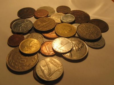 Лот: 4266550. Фото: 1. Кучка иностранных монет 26 штук... Наборы монет