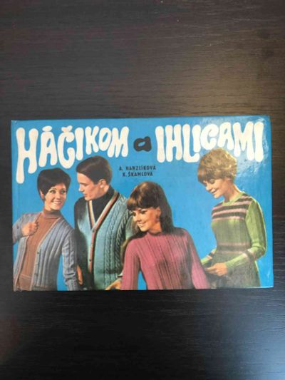 Лот: 23278398. Фото: 1. Hacikom a ihlicami. Hanzlikova... Другое (литература, книги)