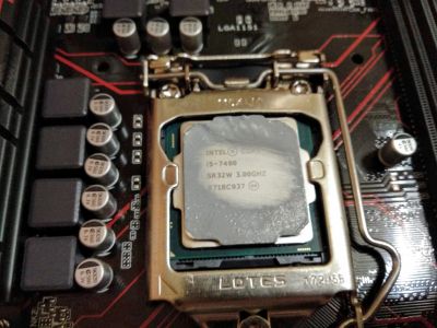 Лот: 13925211. Фото: 1. Процессор Intel Core i5-7400. Процессоры