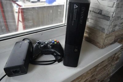 Лот: 10602660. Фото: 1. Игоровая приставка XBox 360(250гб... Консоли