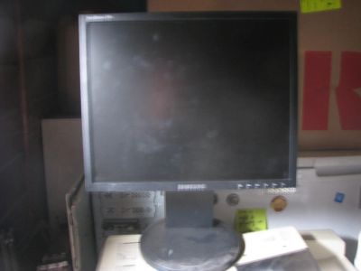 Лот: 4071555. Фото: 1. Монитор ЖК Samsung 740N неисправный... ЖК-мониторы