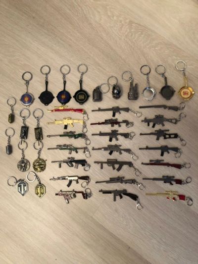 Лот: 12999330. Фото: 1. Брелок автомат, оружие, PUBG... Брелоки для ключей
