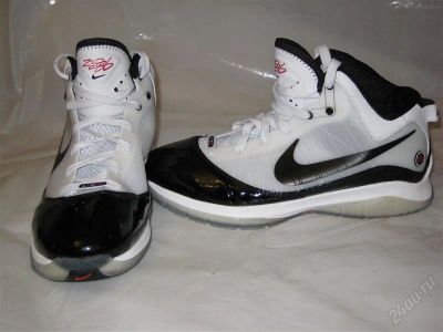 Лот: 748839. Фото: 1. Баскетбольные кроссовки Nike AIR... Кеды, кроссовки, слипоны