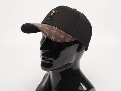 Лот: 22156650. Фото: 1. Кепка Louis Vuitton. Шарфы, платки