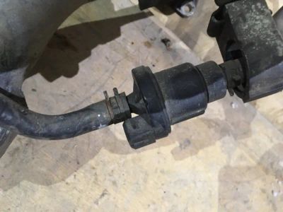 Лот: 21718984. Фото: 1. клапан вакуумный Kia Rio. Двигатель и элементы двигателя