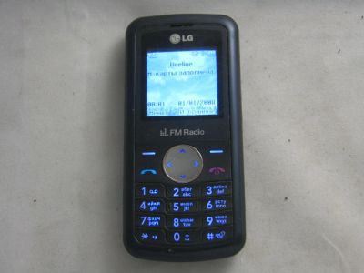Лот: 7128432. Фото: 1. LG KP105 (2). Кнопочные мобильные телефоны