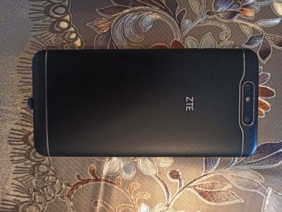 Лот: 17582945. Фото: 1. Zte blade v8 4/64. Смартфоны