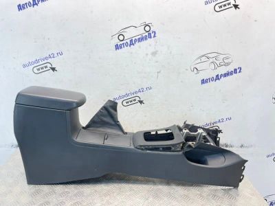 Лот: 25628691. Фото: 1. подлокотник toyota corolla ZZE150L. Двигатель и элементы двигателя
