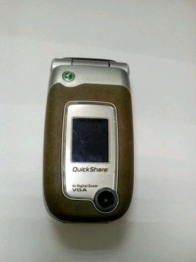 Лот: 10935988. Фото: 1. №928 . Телефон Sony Ericsson Z520i... Кнопочные мобильные телефоны