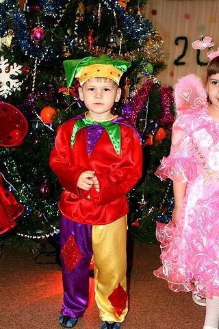 Лот: 3508450. Фото: 1. Новогодний костюм петрушки. Детские карнавальные, праздничные костюмы