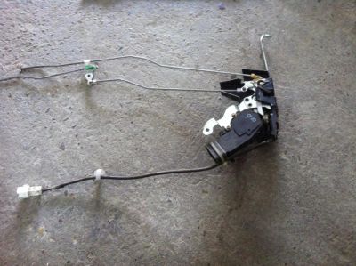 Лот: 10293067. Фото: 1. Замок двери Toyota spacio. Кузов