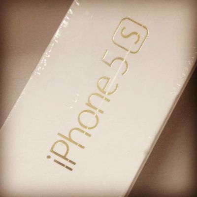 Лот: 4152871. Фото: 1. iPhone 5S 16Gb GOLD. РСТ! Новый... Смартфоны