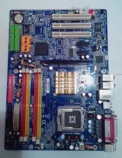 Лот: 3890208. Фото: 1. Материнская плата GigaByte GA-8I945G... Материнские платы