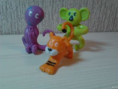 Лот: 15806051. Фото: 1. Маленькие игрушки-фигурки цепляющиеся... Игрушки
