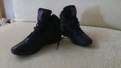 Лот: 5698556. Фото: 1. Стильные кожаные кроссовки Reebok... Кеды, кроссовки, слипоны