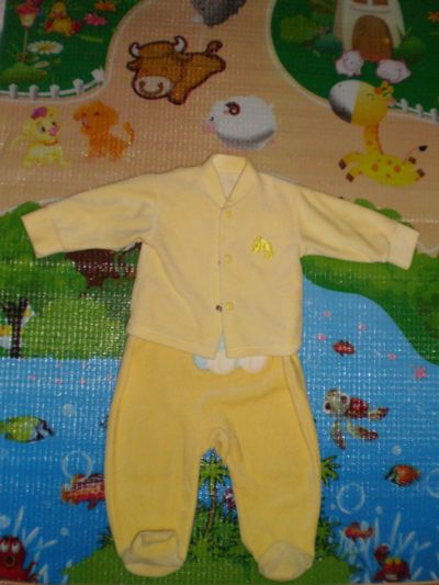 Лот: 12129353. Фото: 1. детский костюмчик. Комплекты, комбинезоны, костюмы
