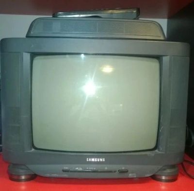 Лот: 7310776. Фото: 1. Телевизор Samsung 37 см. Телевизоры