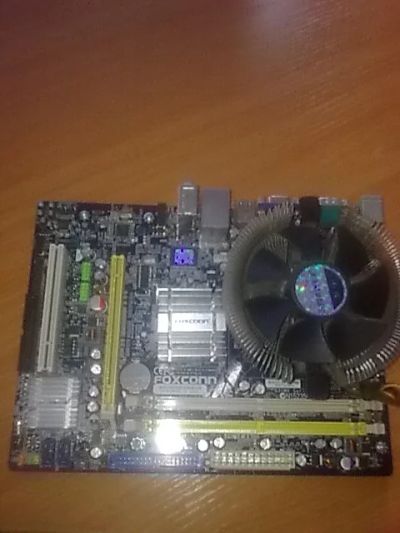 Лот: 4328843. Фото: 1. Foxconn G31MXP+проц +оператива... Материнские платы