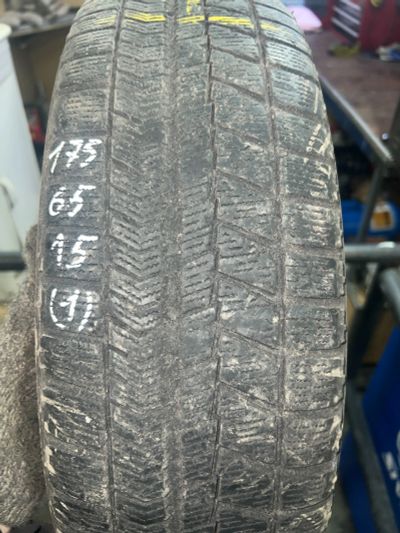 Лот: 24765253. Фото: 1. (1шт)175/65R15 84Q Bridgestone... Шины