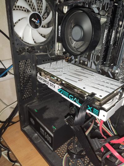 Лот: 17359858. Фото: 1. KFA2 GTX 1660. Видеокарты