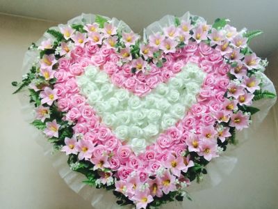 Лот: 5167031. Фото: 1. Сердце из цветов. Цветы из ткани