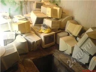 Лот: 110702. Фото: 1. небольшая куча мониторов. ЭЛТ-мониторы