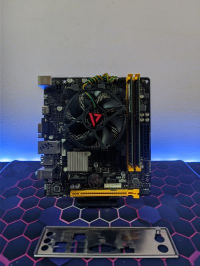 Лот: 25120632. Фото: 1. Комплект Core i3-6100/4core/16Gb... Комплекты запчастей
