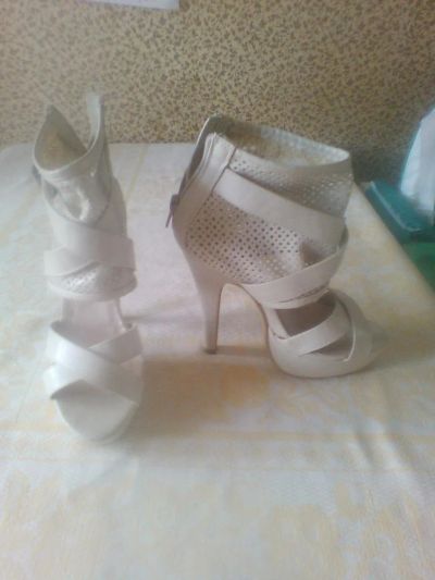 Лот: 7643673. Фото: 1. Босоножки беж. Босоножки