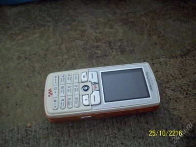 Лот: 1098349. Фото: 1. SonyEricsson W800i. Кнопочные мобильные телефоны